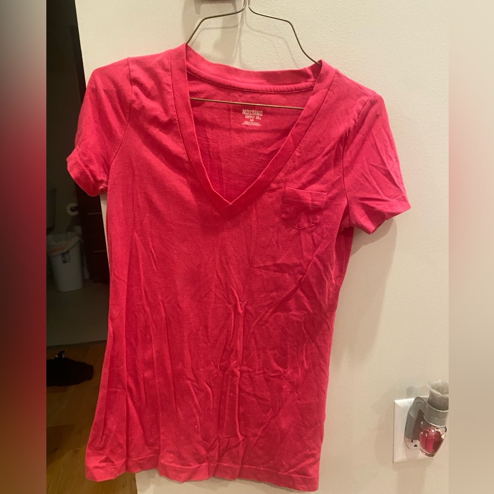 Pink Mossimo v neck t shirt